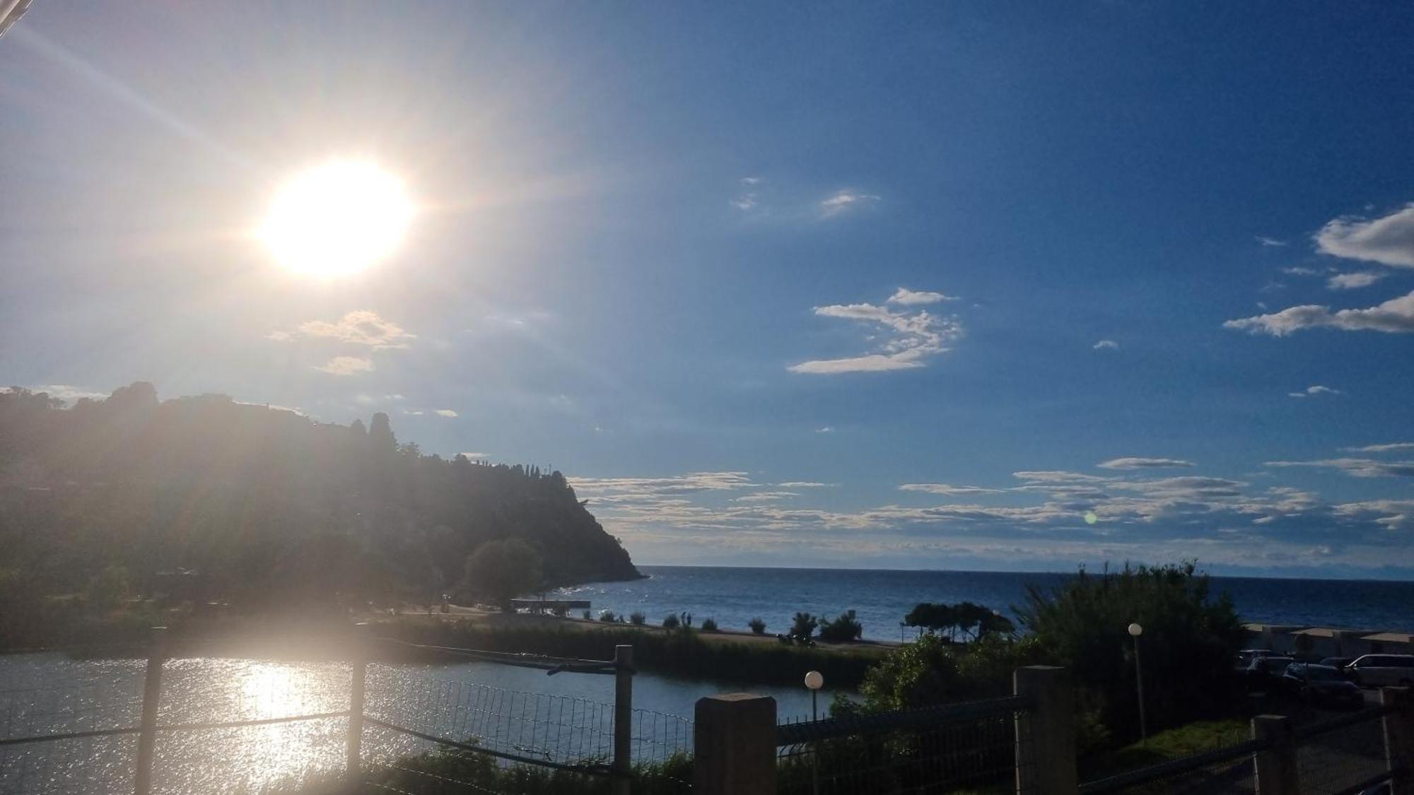 Piran Beach House - Private Oasis - Beachfront Apartment With A Sea View Terrace Buitenkant foto