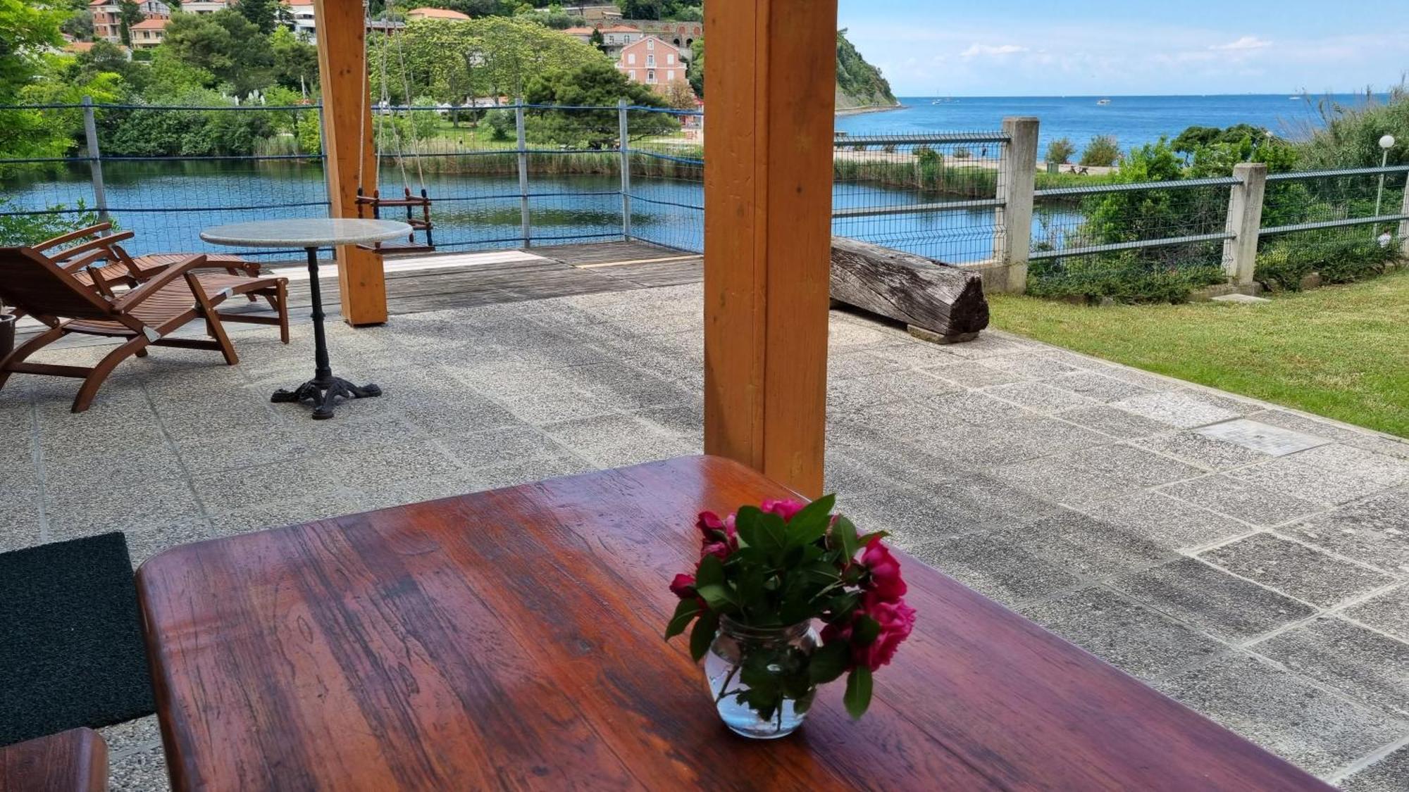 Piran Beach House - Private Oasis - Beachfront Apartment With A Sea View Terrace Buitenkant foto