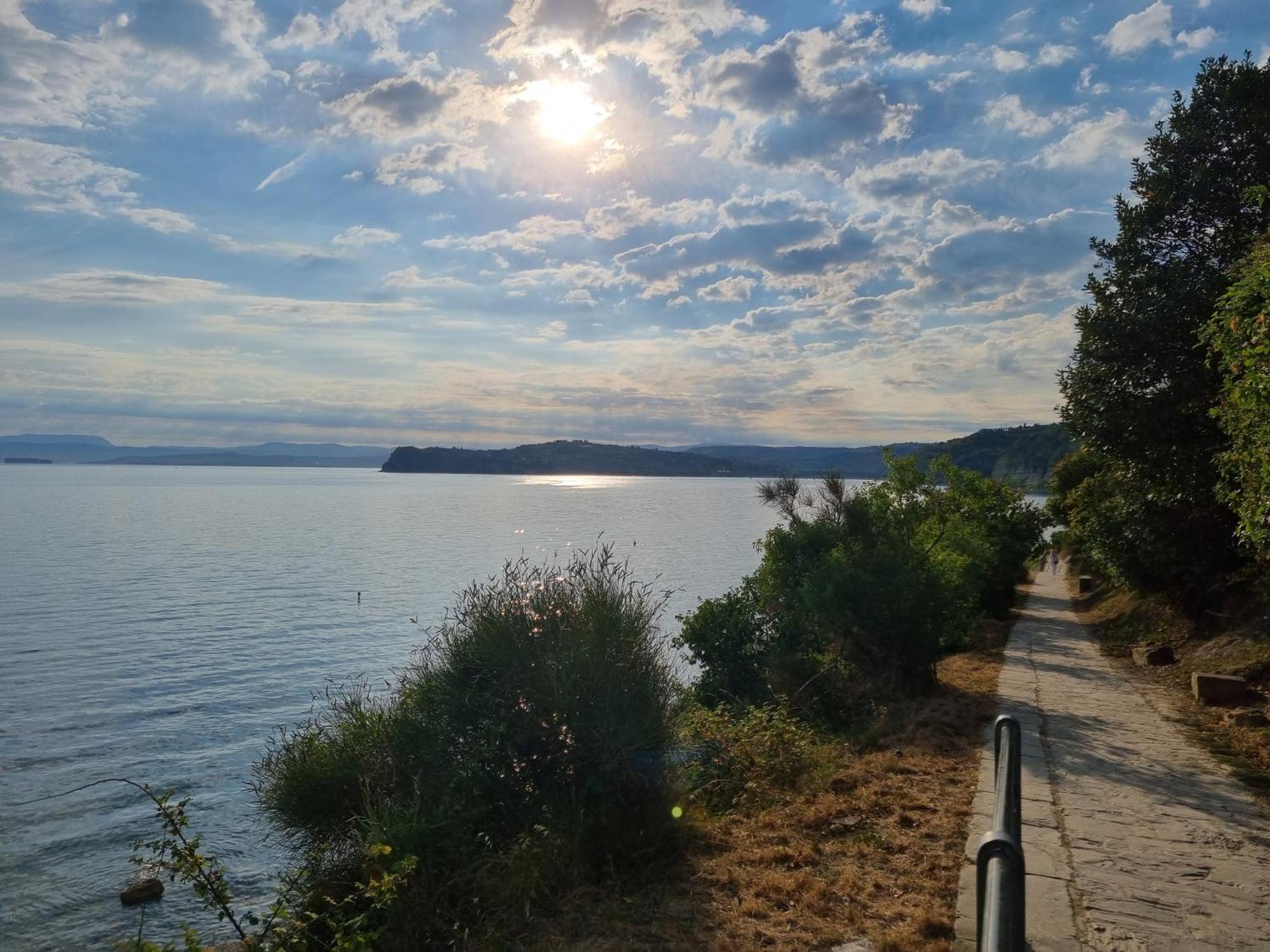 Piran Beach House - Private Oasis - Beachfront Apartment With A Sea View Terrace Buitenkant foto